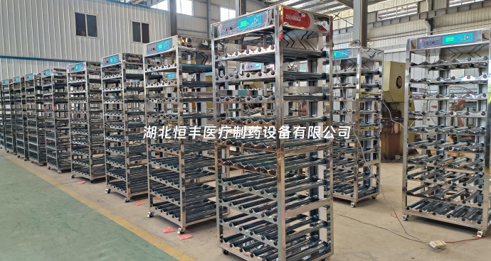 一批轉(zhuǎn)瓶機(jī)順利交貨